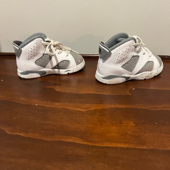 Used toddler Jordan’s -size 6 - Picture 4 of 14